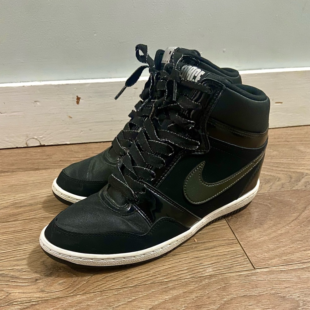 Nike Women's Black High-Top Ski High Sneakers - Picture 3 of 5
